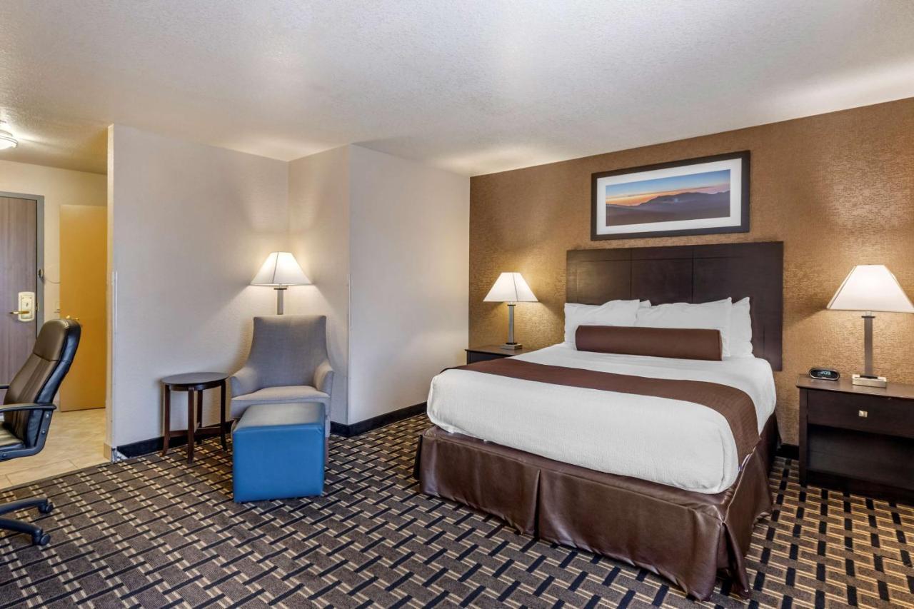 Best Western Plus Las Vegas West Exterior photo