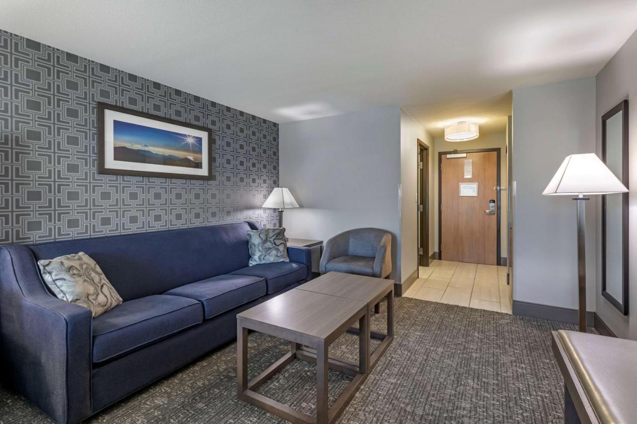 Best Western Plus Las Vegas West Exterior photo