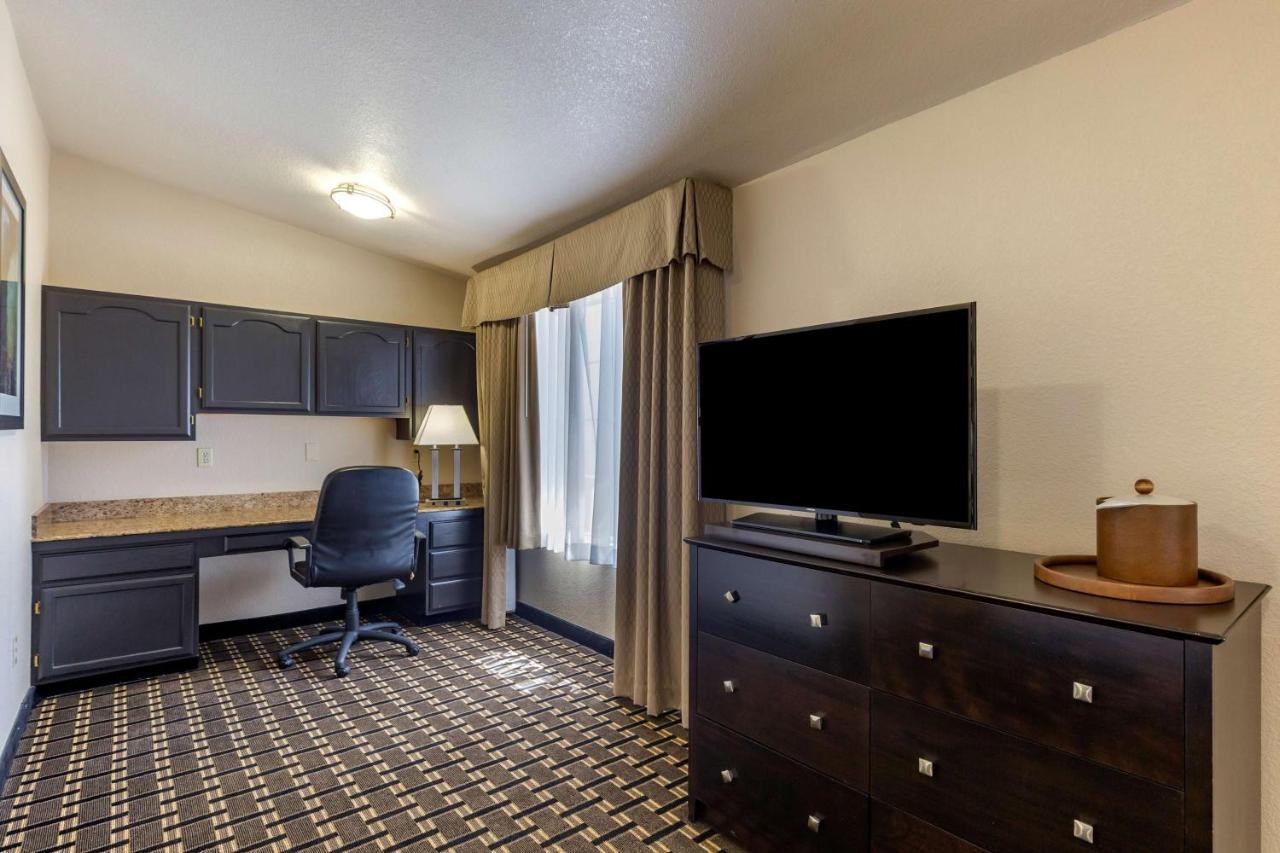 Best Western Plus Las Vegas West Exterior photo