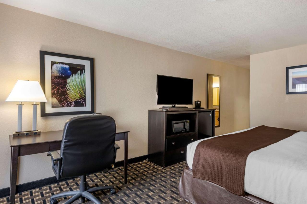 Best Western Plus Las Vegas West Exterior photo