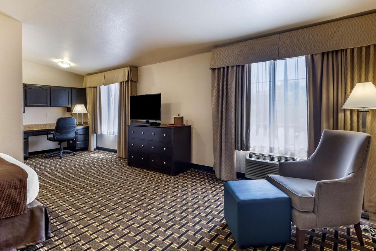 Best Western Plus Las Vegas West Exterior photo