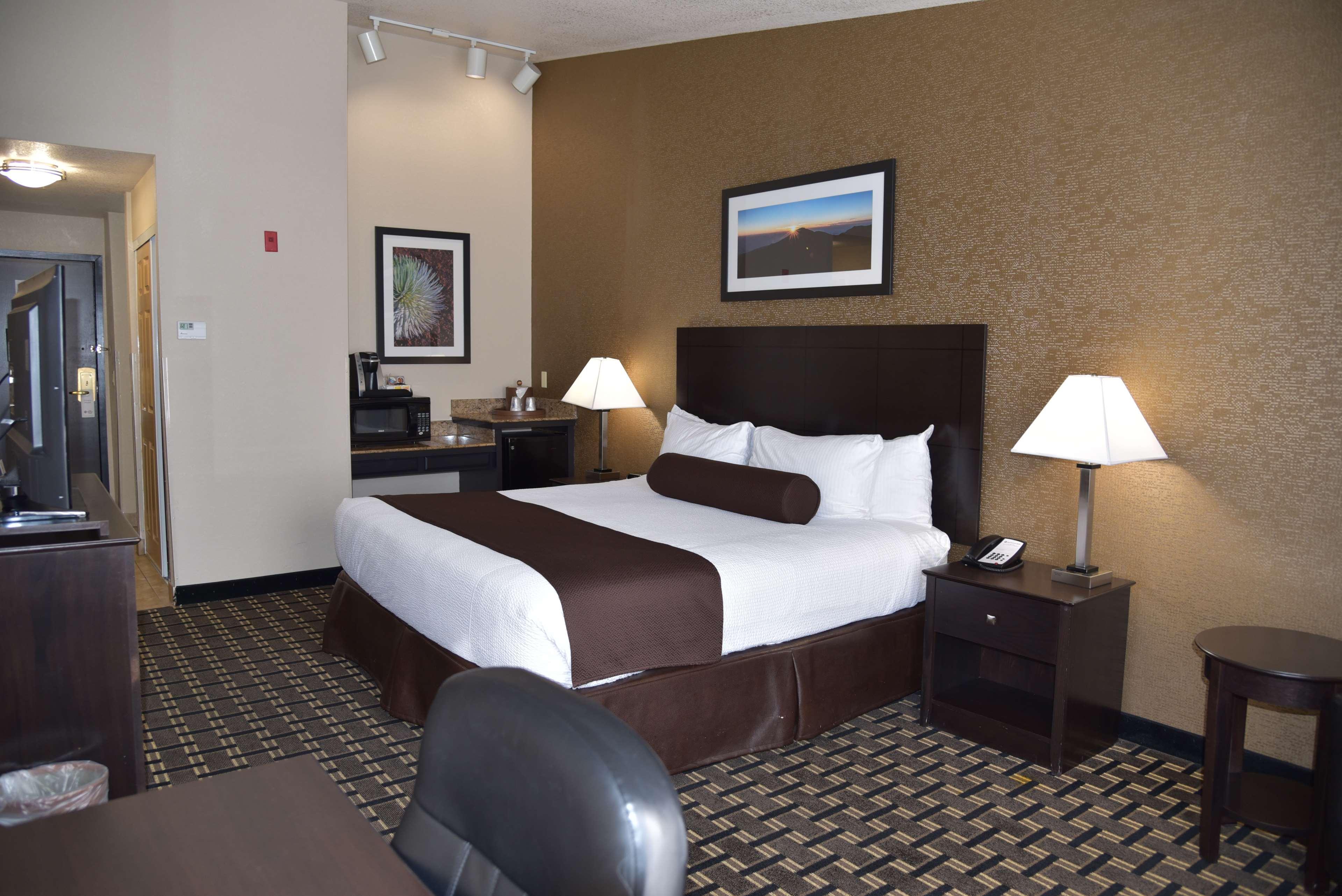 Best Western Plus Las Vegas West Exterior photo